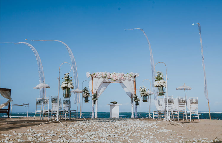 Beach wedding with the unobstructed beach as a background, Bali Beach Wedding Venue