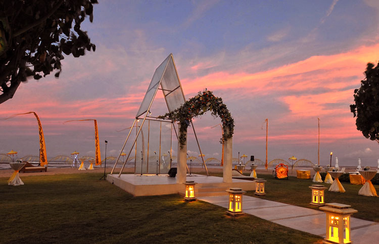 morning chapel Wedding located by the beach with splendid view of Indian Ocean