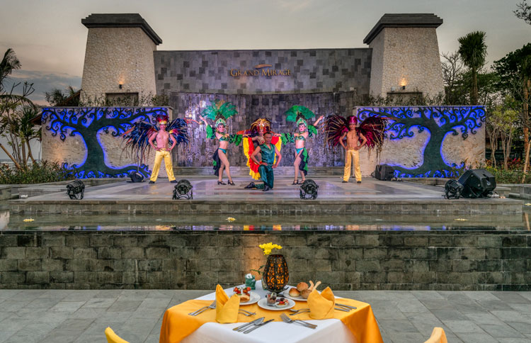 Bali Wedding Venue, Splendid outdoor wedding take place at the Ramayana Theatre