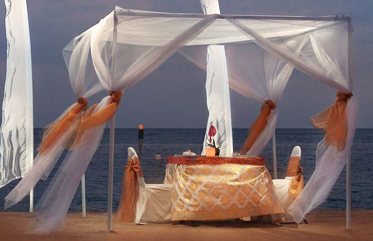 Romantic dinner by the beach