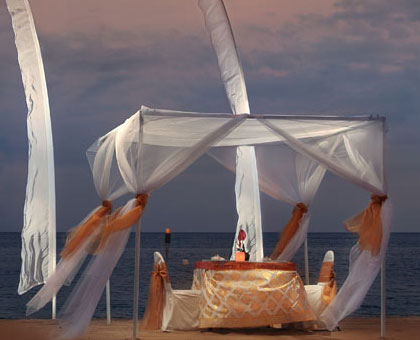 Romantic dinner by the beach