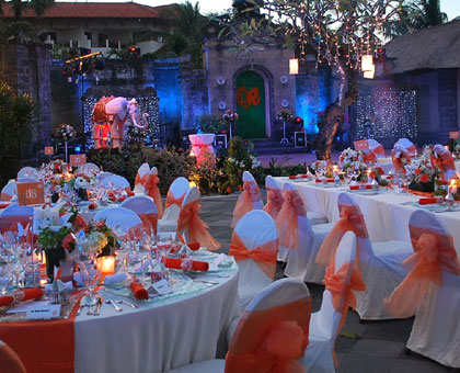 Splendid outdoor wedding take place at the Ramayana Theatre